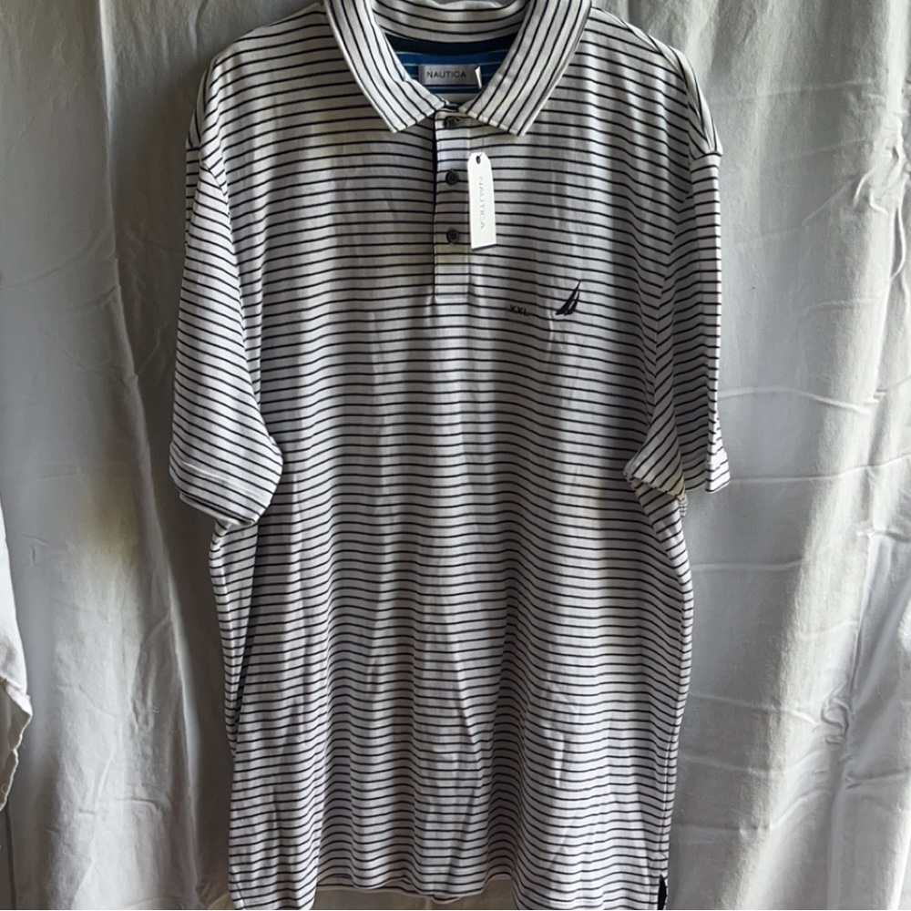 NWT BLACK AND WHITE NAUTICA DRESS SHIRT 🛥️